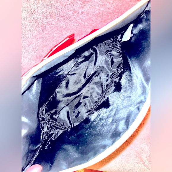 Juicy Couture Makeup Clutch Bag - Picture 2 of 3